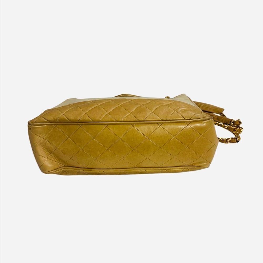 Chanel Chic Two-Tone Designer Tote Bag - Picture 11 of 15